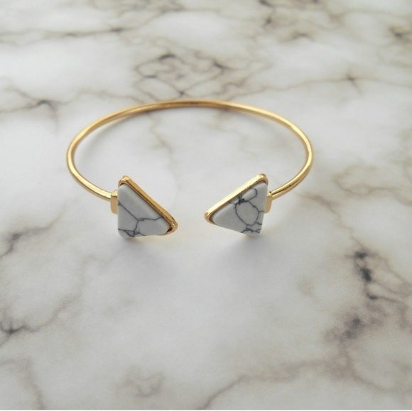 🆕️ Triangle Cuff Bracelet - Picture 7 of 7